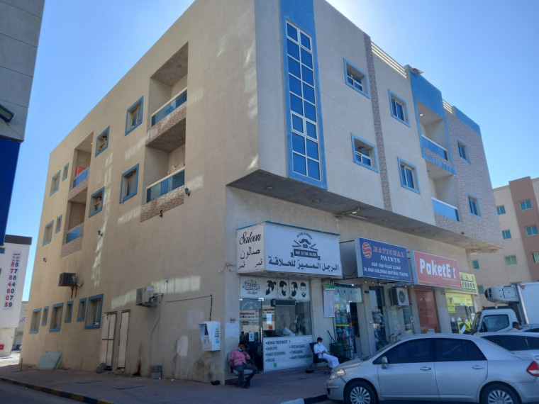 تجاري للبيع في الجرف الصناعيه - عجمان