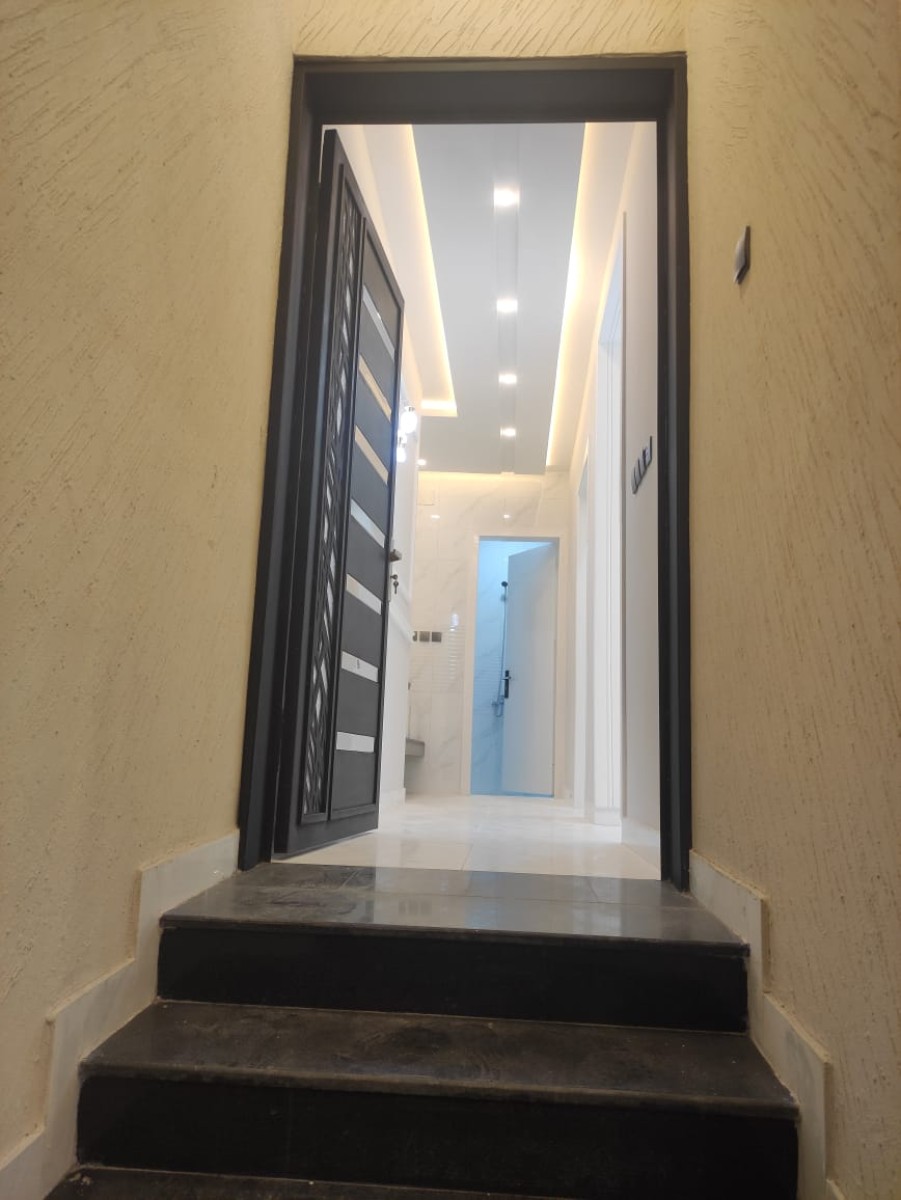 عماره مكونه من ٦ شقق للبيع