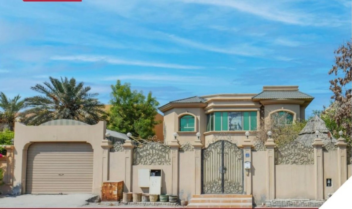 للبيع فيلافي السهلة الشمالية تقع خلف معرض العوضي منطقة هادئة وراقيةتتكون من 3 غرف ماستر6 حمامات5 صالات2 مطبخ2 غرفة خدم7 مواقف منطقة واسعة امام الفيلامساحة الارض 661 مترمربعمساحة البناء 515 مترمربعسعر البيع 215 ألف دينارالعمر 15 سنة39993932 عبدالفتاح حسن مسار المستقبل للعقارات مطلوب جميع العقارات من المالك مباشرة. https://instagram.com/masar.bh?igshid=MGU3ZTQzNzY=