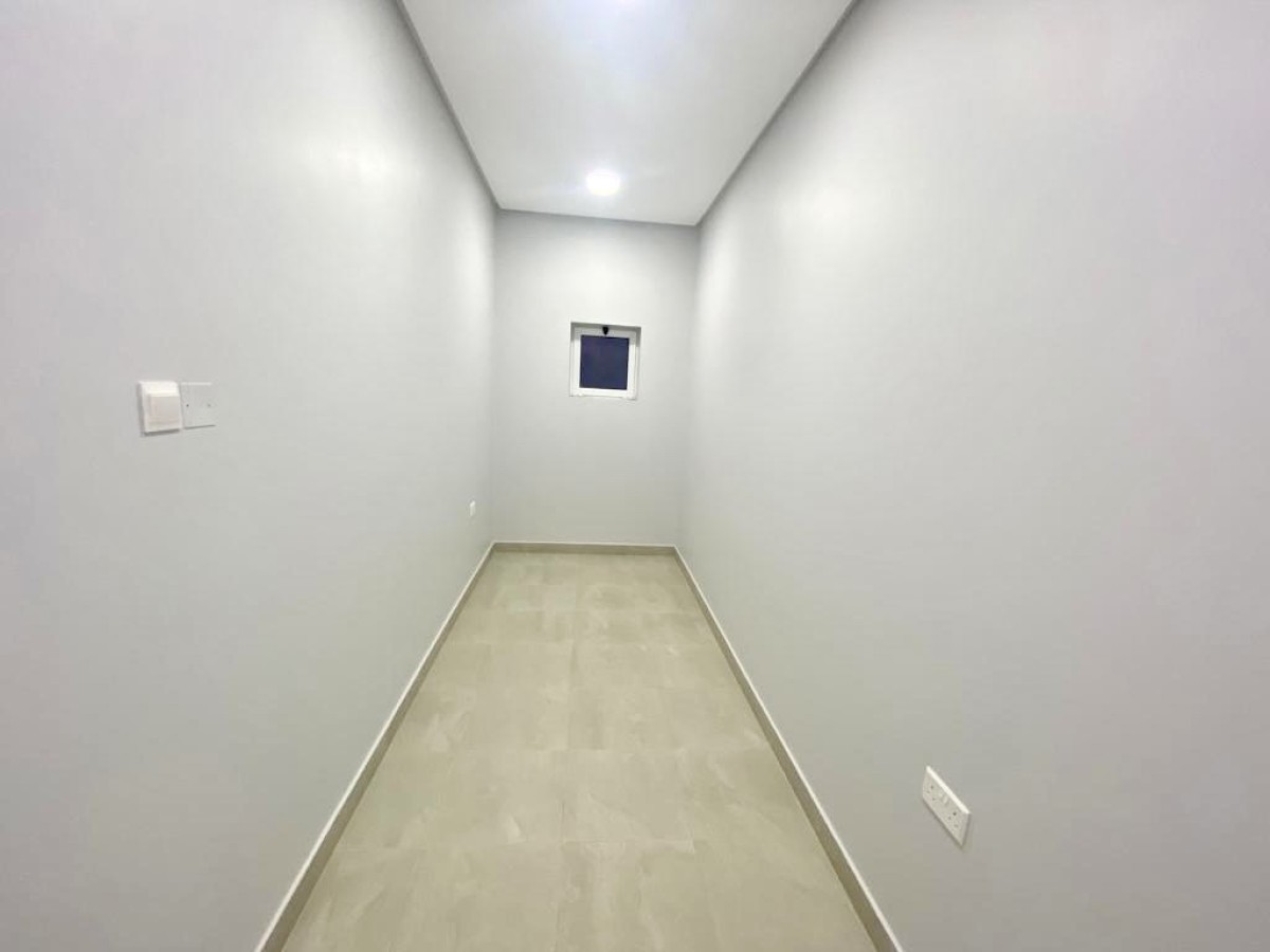 للبيع فيلا فخمة في عراد الجديدة