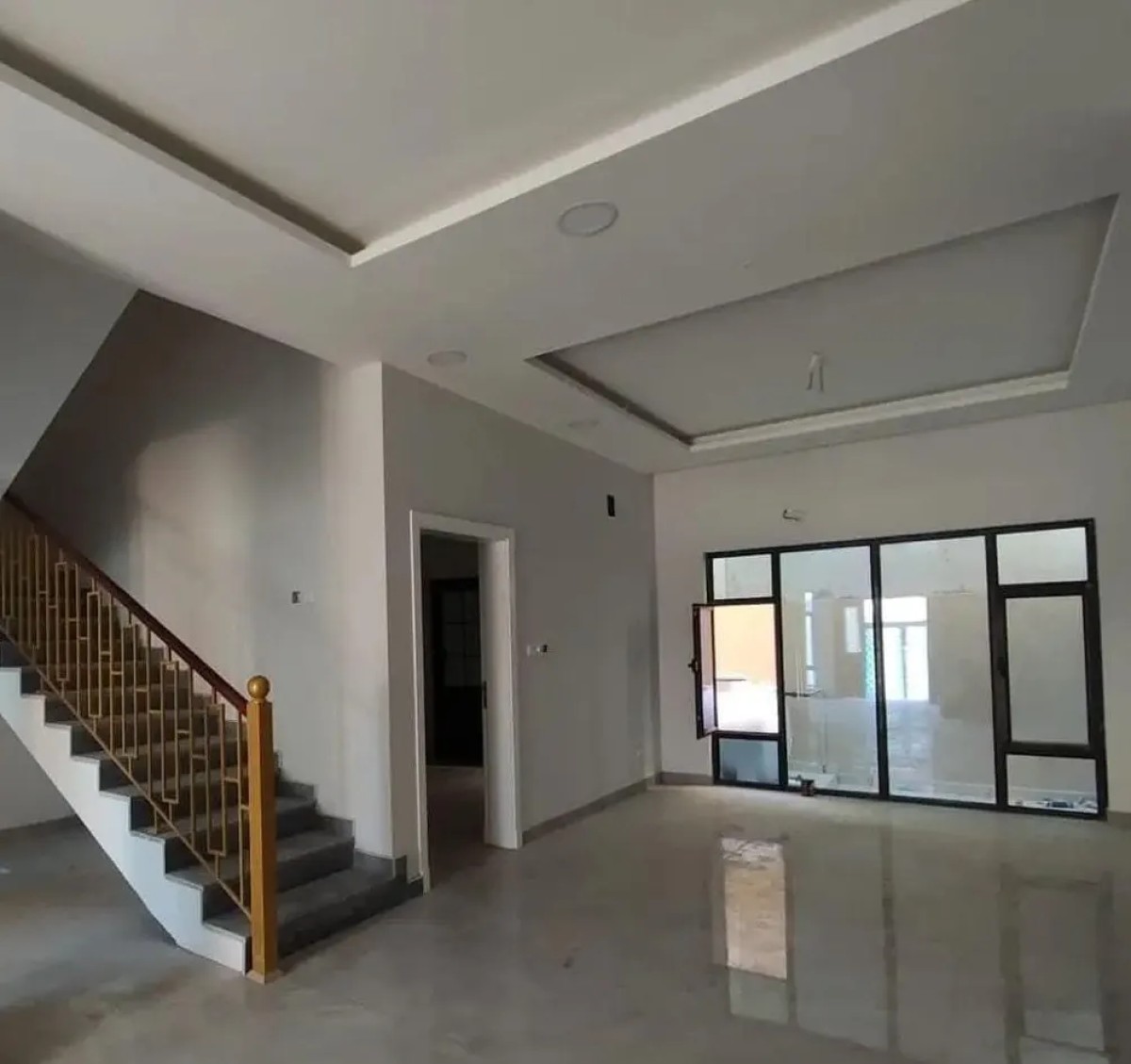 للبيع فيلا في توبلي -مساحة الارض 211.5 متر مربع-مساحة البناء 296.3 متر مربع- 1 شارعالفيلا مكونة من2 طابق4 غرف نوم مع امكانية اضافة غرفة خامسة3 صالة6 حمامات 1 المطبخغرفة شغالة او غسيل2 موقفحديقة خارجيةالسعر 145 الف دينار39993932 عبدالفتاح حسن مسار المستقبل للعقارات مطلوب جميع العقارات من المالك مباشرة. @masar.bh@masar.bh