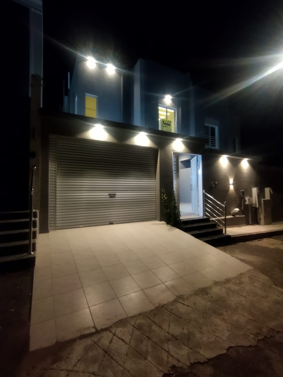 فله فاخره للبيع في ابها حي البديع